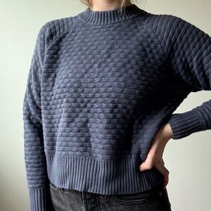 Lululemon Women's cropped Sweater